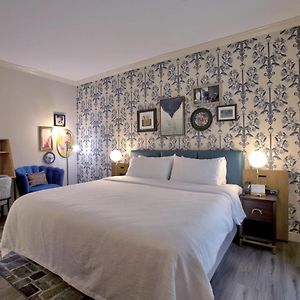 Camera standard con letto king size